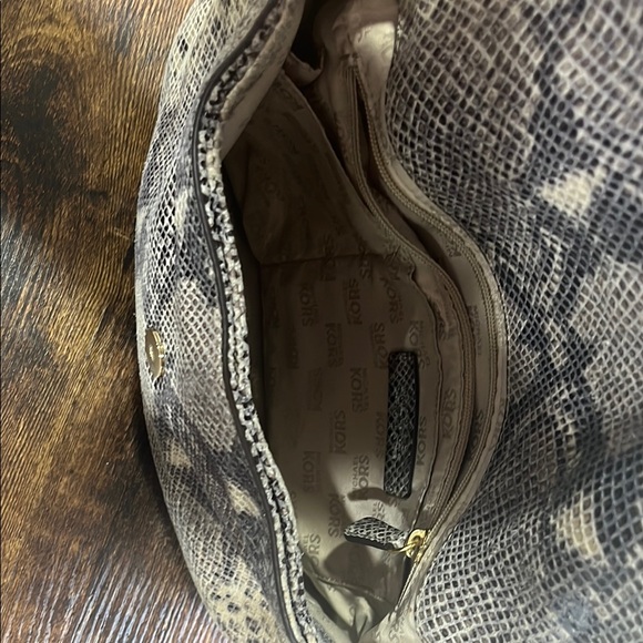 Michael Kors Snakeskin Crossbody/ Shoulder Bag - Picture 5 of 8